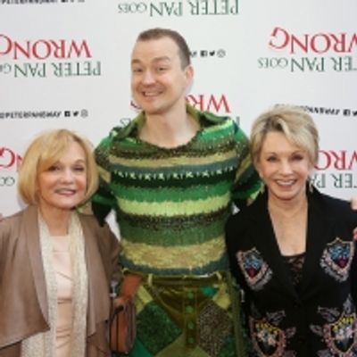 Photos: On the Red Carpet of PETER PAN GOES WRONG Opening Night
