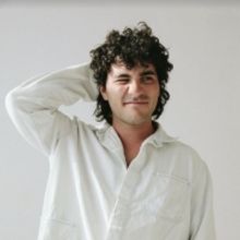 Alternative Singer Theo Kandel Reveals Single and Music Video