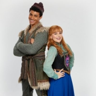 Photos: Get a First Look at New FROZEN Cast Members Emily Lane and Djavan van de Fliert as &#039;Anna&#039; and &#039;Kristoff&#039;