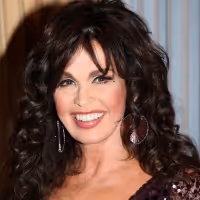 Enjoy the Holidays with Marie Osmond in Norfolk!