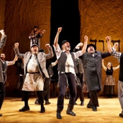 Photos: First Look at FIDDLER ON THE ROOF In Yiddish at New World Stages