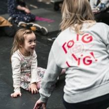 FAMILIERUNDVISNINGER Comes to Det KGL. Teater