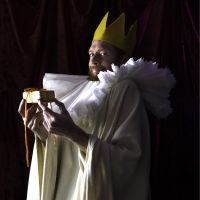 Beloved Jester Takes The Throne In Australian Premiere of IS THE KING OF TAKING