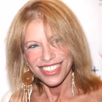 Carly Simon Releases Statement on the Passing of Sisters Joanna and Lucy Simon