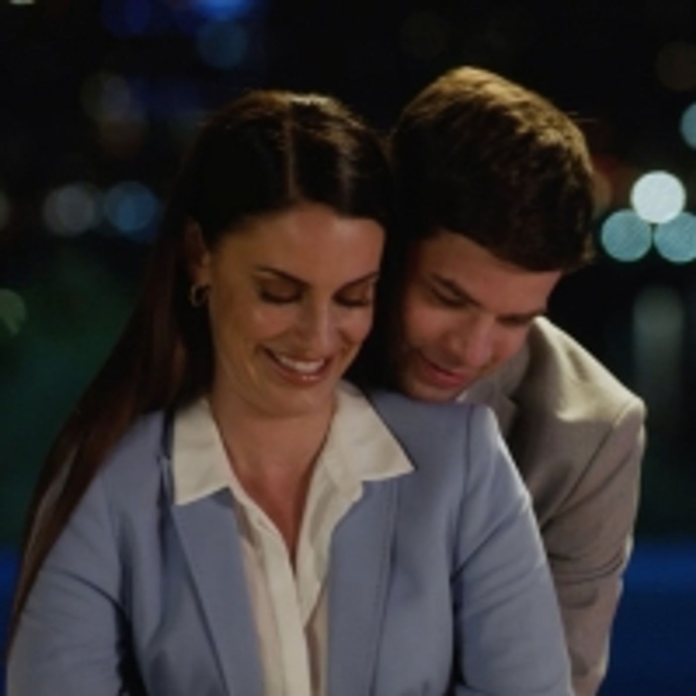 Wake Up With BWW 1/24: Sneak Peek at Jeremy Jordan's Upcoming Hallmark Movie, and More!  Image