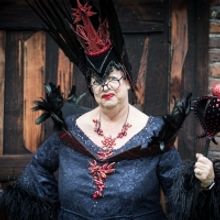 Photo Flash: First Look at Jo Brand in SNOW WHITE at Richmond Theatre