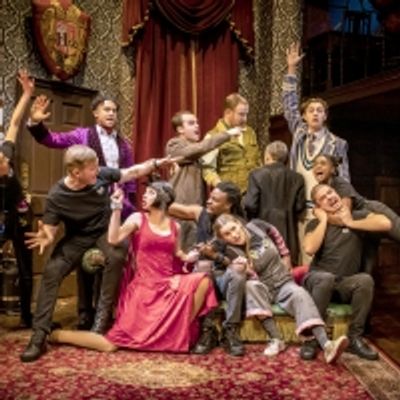 Photos: Check Out New Production Images of THE PLAY THAT GOES WRONG