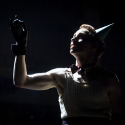Photos: First Look at Eddie Redmayne, Jessie Buckley &amp; Omari Douglas in CABARET