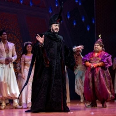 Photos: Jonathan Freeman Takes Final Bows In ALADDIN