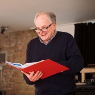 Photos: See Clive Anderson &amp; More in Rehearsals for WINNER'S CURSE at Park Theatre