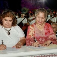 Perla de la Rosa Receives Juan Ruíz de Alarcón National Playwright Award 2022