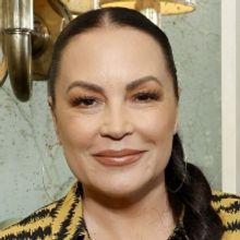 Photos: Robin Roberts & More More Toast Shonda Rhimes at Intimate Celebration of Netflix Series QUEEN CHARLOTTE