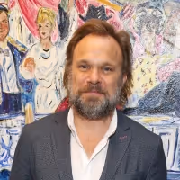 Norbert Leo Butz Joins New Hulu Drama THE GIRL FROM PLAINVILLE