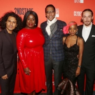 Photos: CLYDE&#039;S Celebrates Opening Night on Broadway