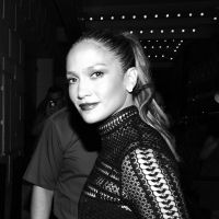 Jennifer Lopez Asks For Super Bowl Halftime Song Suggestions From Fans Via Text