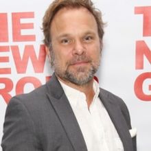VIDEO: Norbert Leo Butz Sings 'Daffodils' From BIG FISH