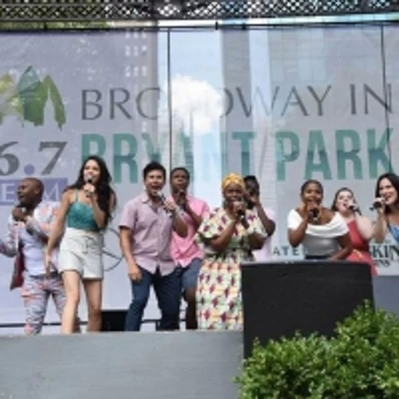 Wake Up With BWW 8/24: & JULIET Pre-Broadway Run Announced, ​ BROADWAY IN BRYANT PARK, and More!  Image