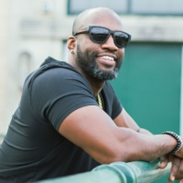 YouTube Sensation Vere Hill Plays Park Theatre This Saturday Photo