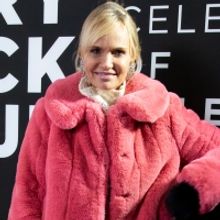 VIDEO: Kristin Chenoweth Sings WICKED, HAIRSPRAY, MAMMA MIA! and More for Instagram