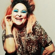 National Theatret Presents HEN