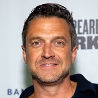 Raúl Esparza, J. Smith-Cameron And More Help THE 24 HOUR PLAYS: VIRAL MONOLOGUES…