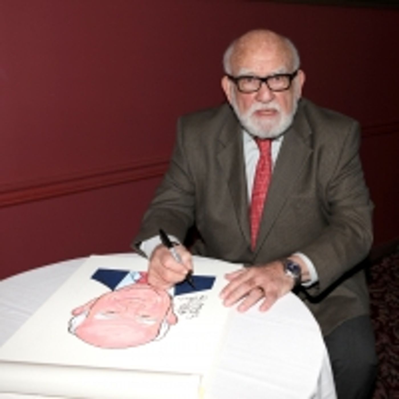 Wake Up With BWW 8/30: Amber Riley Sings 'Defying Gravity', Sara Bareilles Prepares For WAITRESS, and More!  Image