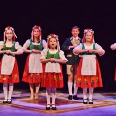 Photo Flash: THE SOUND OF MUSIC Opens Tonight At Beef &amp; Boards!