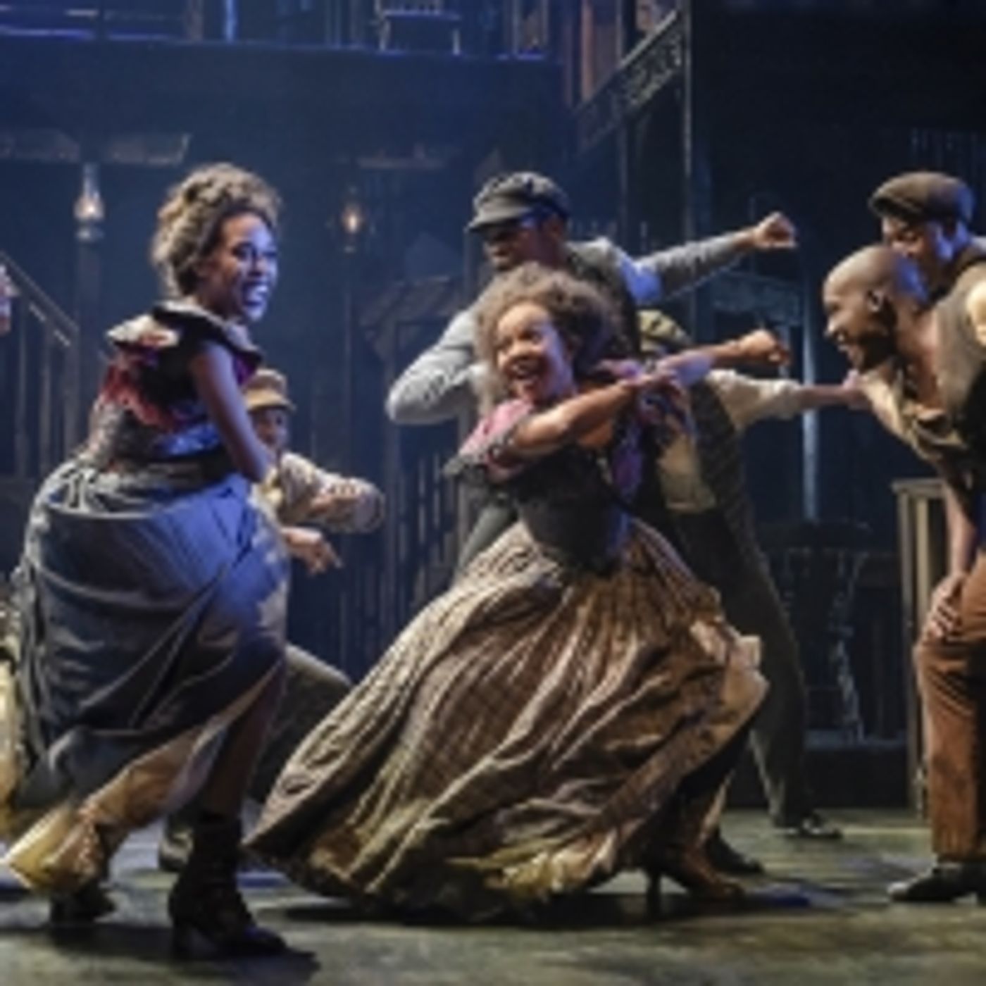 Wake Up With BWW 5/19: First Look at Ben Platt in the Upcoming DEAR EVAN HANSEN Film, and More!  Image