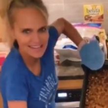VIDEO: Kristin Chenoweth Sings Dolly Parton While Baking 'Hello Dollies'!