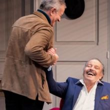 LES PIGEONS  is Now Playing at Théâtre des Nouveautés