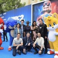 Photos: The Cast of SONIC THE HEDGEHOG 2 Takes the Blue Carpet