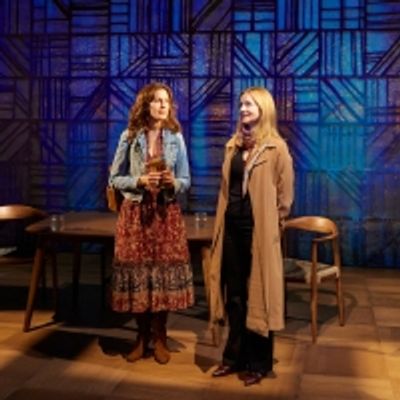 Photos: First Look at Laura Linney & Jessica Hecht in SUMMER, 1976