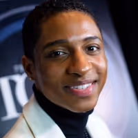 MJ Star Myles Frost Signs With UTA