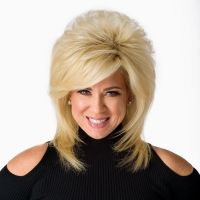 'Theresa Caputo Live! The Experience' Comes To Orleans Showroom Next Month