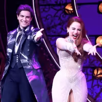 Photos: JoJo Takes Her First Bows as Satine in MOULIN ROUGE! THE MUSICAL