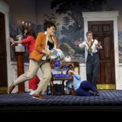 Photos: First Look at POTUS: OR, BEHIND EVERY GREAT DUMBASS ARE SEVEN WOMEN TRYING TO KEEP HIM ALIVE on Broadway