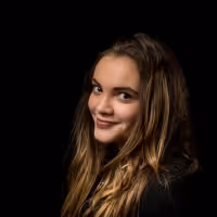 Hope Hamilton, Granddaughter of Julie Andrews, Debuts in CAMELOT