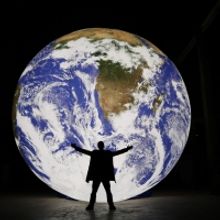 Luke Jerram Will Bring Floating Planet Earth Sculpture to Queens Gardens in March