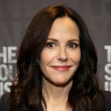 Mary-Louise Parker Will Lead WEEDS Sequel Series