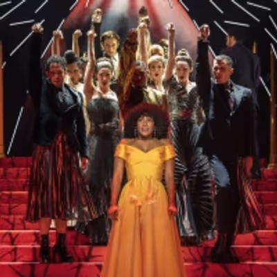 Photos/Video: First Look at Broadway-Bound THE DEVIL WEARS PRADA in Chicago