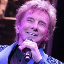 Photo Flash: Barry Manilow Takes Up Residency on Broadway