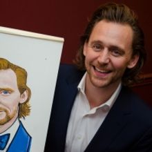 Photo Coverage: Tom Hiddleston Receives Portrait at Sardi's