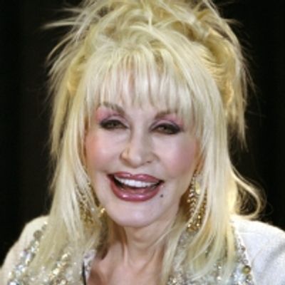 A HOLLY DOLLY CHRISTMAS Special Sets Dec. 6 Premiere Date