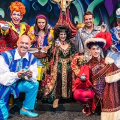 Photo Flash: First Look at the Cast of SNOW WHITE AND THE SEVEN DWARFS at Birmingham Hippodrome