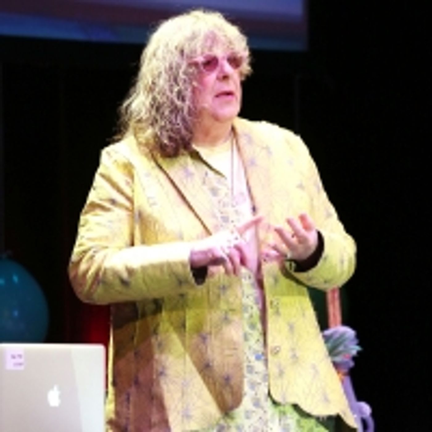 Wake Up With BWW 12/26: Ethan Slater Performs '(Just A) Simple Sponge' and More!  Image