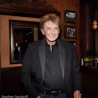 Barry Manilow to Sit Out of HARMONY Opening Night Due to Positive Covid-19 Test