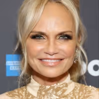 Kristin Chenoweth, Tony Goldwyn, & More to Participate in Celebrity Comedy Benefit