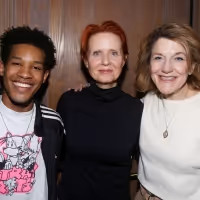 Photos: Cynthia Nixon, Jill Eikenberry, and Michael Tucker visit KIMBERLY AKIMBO