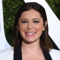 CRAZY EX-GIRLFRIEND's Rachel Bloom Wins Emmy, Announces Pregnancy