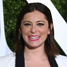 CRAZY EX-GIRLFRIEND's Rachel Bloom Wins Emmy, Announces Pregnancy